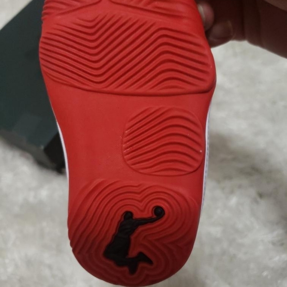 Nike Lebron 16 "Red Carpet" toddler shoes - Picture 4 of 7